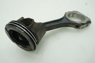 Gebruikte Drijfstang Mercedes B (W247) 2.0 B-200d Prijs € 90,75 Inclusief btw aangeboden door Brus Motors BV