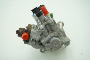 Gebruikte Brandstofpomp Mechanisch Landrover Range Rover Evoque (LVJ/LVS) 2.0 D 150 16V 5-drs. Prijs € 302,50 Inclusief btw aangeboden door Brus Motors BV