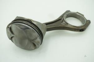 Gebruikte Drijfstang BMW 5 serie (E60) 540i 32V Prijs € 90,75 Inclusief btw aangeboden door Brus Motors BV