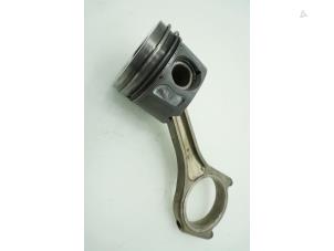 Gebruikte Drijfstang Landrover Discovery V (LR) 3.0 Td6 24V Prijs € 121,00 Inclusief btw aangeboden door Brus Motors BV