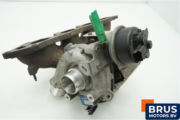 Turbo van een Opel Vivaro 2.0 CDTI 150 2021