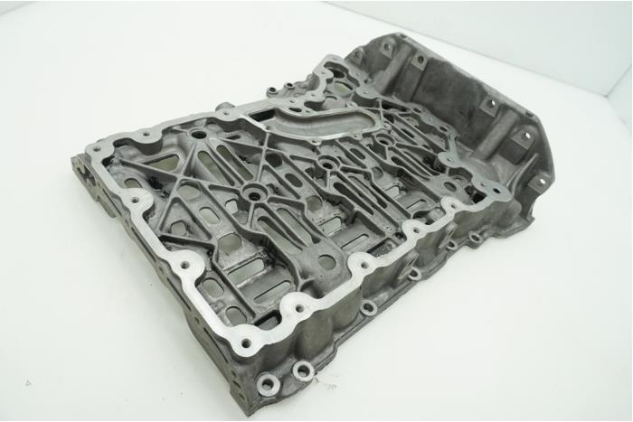 Carterpan van een Mercedes-Benz E (W213) E-200d 2.0 Turbo 16V 2018