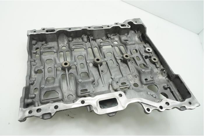 Carterpan van een Mercedes-Benz E (W213) E-200d 2.0 Turbo 16V 2018