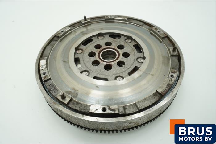 Gebruikte Vliegwiel dubbele massa Peugeot Expert (V1/VA/VB/VE/VF/VT/VY) 2.0 Blue HDi 120 16V Prijs € 181,50 Inclusief btw aangeboden door Brus Motors BV