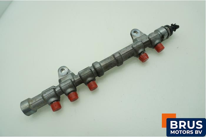 Gebruikte Injector brug Fiat Fiorino (225) 1.3 D 16V Multijet 80 Prijs € 90,75 Inclusief btw aangeboden door Brus Motors BV