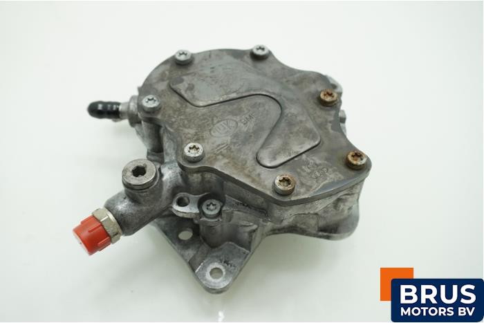 Gebruikte Brandstofpomp Mechanisch Volkswagen Transporter T5 2.5 TDi Prijs € 181,50 Inclusief btw aangeboden door Brus Motors BV