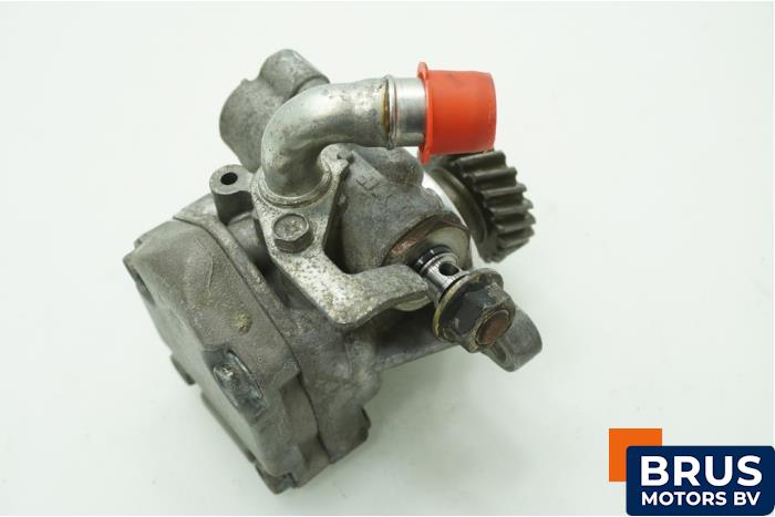 Gebruikte Pomp Servo Mitsubishi Canter 3.0 Di-D 16V 35 Prijs € 121,00 Inclusief btw aangeboden door Brus Motors BV