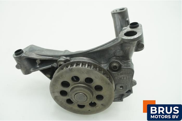 Gebruikte Oliepomp Volkswagen Multivan T5 (7E/7HC/7HF/7HM) 2.0 TDI 16V Prijs € 90,75 Inclusief btw aangeboden door Brus Motors BV