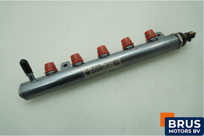 Gebruikte Injector brug Opel Vivaro B 1.6 CDTI 95 Euro 6 Prijs € 121,00 Inclusief btw aangeboden door Brus Motors BV