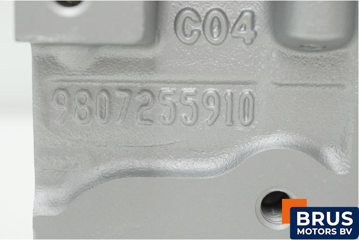 Cilinderkop van een Citroën Jumper (U9) 2.0 BlueHDi 110 2019