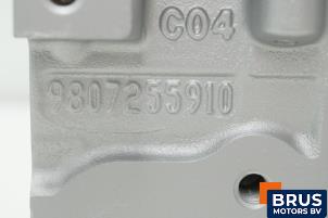 Cilinderkop van een Citroën Jumper (U9) 2.0 BlueHDi 110 2019