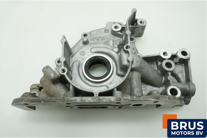 Gebruikte Oliepomp Volkswagen Golf VII (AUA) 1.5 TSI Evo BMT 16V Prijs € 90,75 Inclusief btw aangeboden door Brus Motors BV
