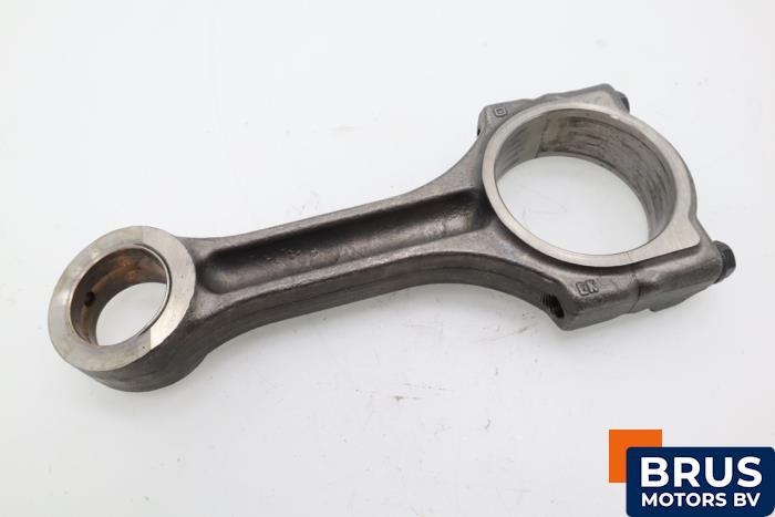 Gebruikte Drijfstang Opel Movano (4A1; 4A2; 4B2; 4B3; 4C2; 4C3) 2.5 CDTI Prijs € 90,75 Inclusief btw aangeboden door Brus Motors BV