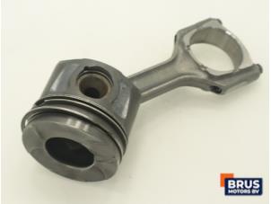 Gebruikte Drijfstang Opel Zafira (M75) 1.9 CDTI 16V Prijs € 90,75 Inclusief btw aangeboden door Brus Motors BV