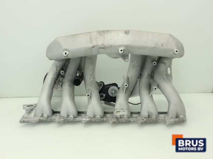 Inlaatspruitstuk van een Mercedes-Benz E (W210) 3.2 E-320 CDI 24V 2001