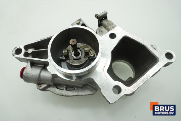 Vacuumpomp (Diesel) van een Ford Transit 2.0 TDCi 16V Tourneo 2004