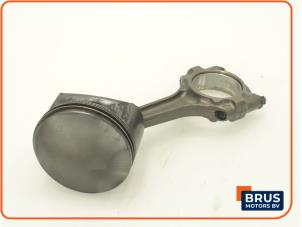 Gebruikte Drijfstang Opel Astra G (F08/48) 1.6 16V Twin Port Prijs € 90,75 Inclusief btw aangeboden door Brus Motors BV