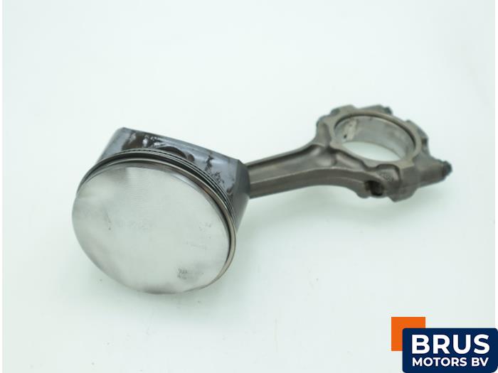 Gebruikte Drijfstang Opel Astra G (F07) 1.6 16V Twin Port Prijs € 90,75 Inclusief btw aangeboden door Brus Motors BV
