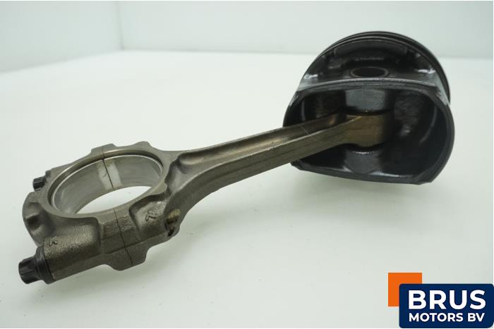Gebruikte Drijfstang Opel Astra G (F07) 1.6 16V Twin Port Prijs € 90,75 Inclusief btw aangeboden door Brus Motors BV