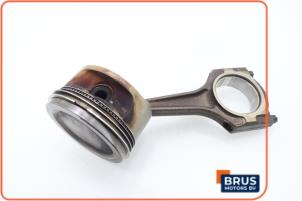 Gebruikte Drijfstang Opel Astra F (53B) 1.6i Prijs € 90,75 Inclusief btw aangeboden door Brus Motors BV