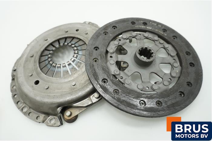 Gebruikte Koppelingsset (compleet) BMW 3 serie (E36/4) 325 td Prijs € 90,75 Inclusief btw aangeboden door Brus Motors BV