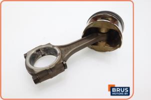 Gebruikte Drijfstang Honda Civic (EG) 1.6 VTi 16V Prijs € 60,50 Inclusief btw aangeboden door Brus Motors BV