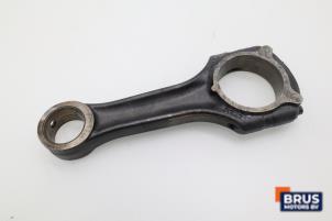 Gebruikte Drijfstang Mercedes ML I (163) 270 2.7 CDI 20V Prijs € 90,75 Inclusief btw aangeboden door Brus Motors BV