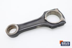 Gebruikte Drijfstang Mercedes ML I (163) 270 2.7 CDI 20V Prijs € 90,75 Inclusief btw aangeboden door Brus Motors BV