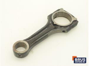 Gebruikte Drijfstang Mercedes Vito (638.0) 2.2 CDI 110 16V Prijs € 90,75 Inclusief btw aangeboden door Brus Motors BV