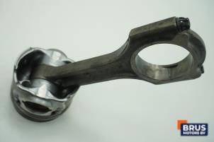 Gebruikte Drijfstang Hyundai Getz 1.5 CRDi VGT 16V Prijs € 90,75 Inclusief btw aangeboden door Brus Motors BV