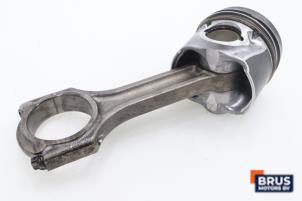 Gebruikte Drijfstang Hyundai Getz 1.5 CRDi VGT 16V Prijs € 90,75 Inclusief btw aangeboden door Brus Motors BV