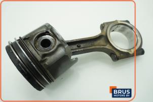 Gebruikte Drijfstang Hyundai Terracan 2.9 CRDi 16V Prijs € 90,75 Inclusief btw aangeboden door Brus Motors BV