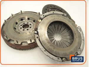 Gebruikte Vliegwiel dubbele massa Landrover Discovery II 2.5 Td5 Prijs € 242,00 Inclusief btw aangeboden door Brus Motors BV