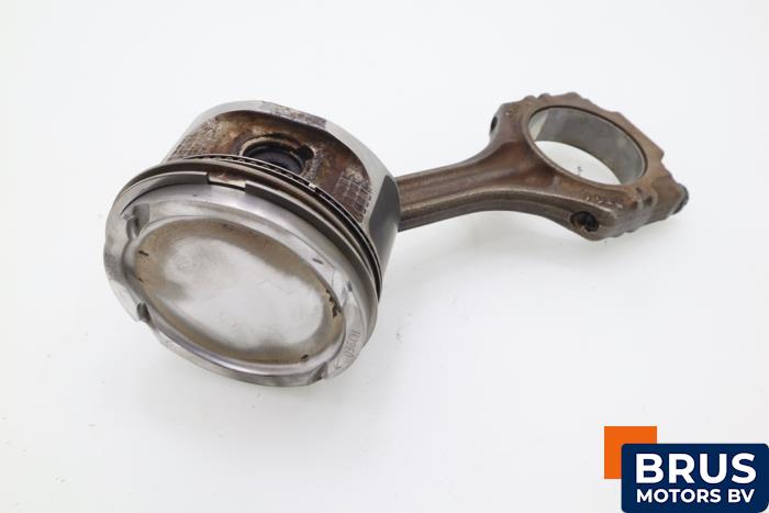Gebruikte Drijfstang Volkswagen Bora (1J2) 1.6 16V Prijs € 90,75 Inclusief btw aangeboden door Brus Motors BV
