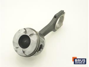 Gebruikte Drijfstang Mercedes S (W220) 4.0 S-400 CDI V8 32V Prijs € 90,75 Inclusief btw aangeboden door Brus Motors BV