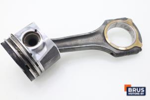 Gebruikte Drijfstang Mercedes S (W220) 4.0 S-400 CDI V8 32V Prijs € 90,75 Inclusief btw aangeboden door Brus Motors BV