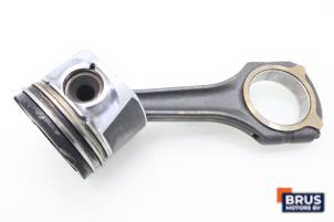 Gebruikte Drijfstang Mercedes S (W220) 4.0 S-400 CDI V8 32V Prijs € 90,75 Inclusief btw aangeboden door Brus Motors BV