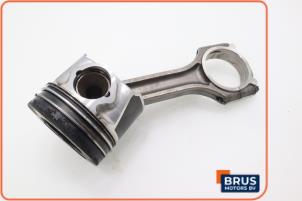 Gebruikte Drijfstang Kia Cee'd (EDB5) 1.6 CRDi VGT 16V Prijs € 90,75 Inclusief btw aangeboden door Brus Motors BV