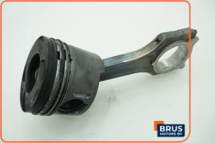 Gebruikte Drijfstang Mercedes C (W203) 2.2 C-200 CDI 16V Prijs € 90,75 Inclusief btw aangeboden door Brus Motors BV