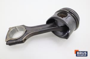 Gebruikte Drijfstang Mercedes C (W203) 2.2 C-220 CDI 16V Prijs € 90,75 Inclusief btw aangeboden door Brus Motors BV