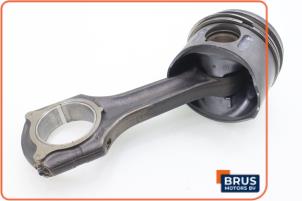 Gebruikte Drijfstang Mercedes C (W203) 2.2 C-220 CDI 16V Prijs € 90,75 Inclusief btw aangeboden door Brus Motors BV