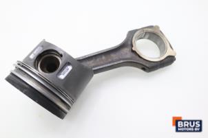 Gebruikte Drijfstang Mercedes C (W203) 2.2 C-220 CDI 16V Prijs € 90,75 Inclusief btw aangeboden door Brus Motors BV