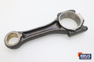 Gebruikte Drijfstang Volkswagen Caddy Combi III (2KB,2KJ) 1.9 TDI Prijs € 90,75 Inclusief btw aangeboden door Brus Motors BV