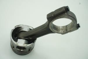 Gebruikte Drijfstang Opel Vivaro 2.0 CDTI Prijs € 90,75 Inclusief btw aangeboden door Brus Motors BV