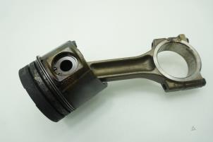 Gebruikte Drijfstang Renault Espace (JK) 1.9 dCi Expression Prijs € 90,75 Inclusief btw aangeboden door Brus Motors BV