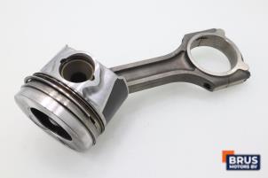 Gebruikte Drijfstang Hyundai i30 (FD) 1.6 CRDi 16V VGT HP Prijs € 90,75 Inclusief btw aangeboden door Brus Motors BV