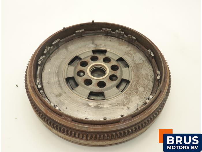 Gebruikte Vliegwiel dubbele massa Volkswagen Transporter/Caravelle T4 2.4 D Prijs € 242,00 Inclusief btw aangeboden door Brus Motors BV
