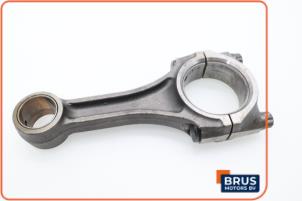 Gebruikte Drijfstang Nissan Cabstar (F22) 3.0 TDI Prijs € 90,75 Inclusief btw aangeboden door Brus Motors BV