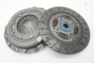 Nieuwe Koppelingsset (compleet) Fiat Punto Evo (199) 1.3 JTD Multijet Start&Stop 16V Euro 5 DPF Prijs € 121,00 Inclusief btw aangeboden door Brus Motors BV