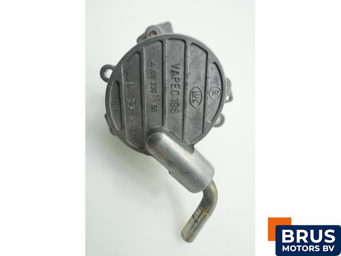 Gebruikte Vacuumpomp (Diesel) Mercedes C (W202) 2.2 C-220 CDI 16V Prijs € 90,75 Inclusief btw aangeboden door Brus Motors BV
